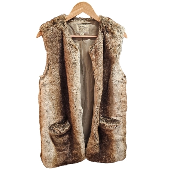 Lucky Brand Jackets & Blazers - Lucky Brand Boho Faux Fur Sleeveless Open Front Vest Size Medium Pockets Soft